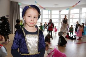 Kita Fasching Burgfraeulein 12.2.18 web.jpg